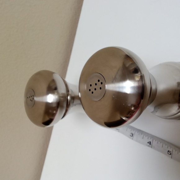 Olde Thompson Silver Salt & Pepper Shakers - Picture 6 of 8